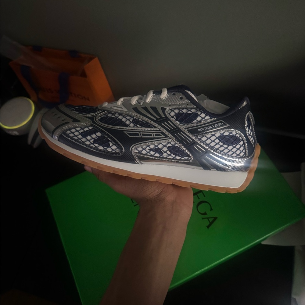 Bottega Veneta Navy, White & Gum Runner Sneaker